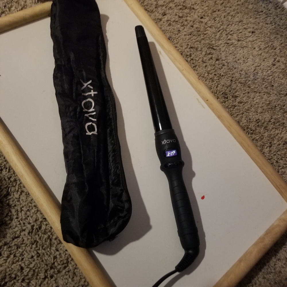 Tapered curling wand